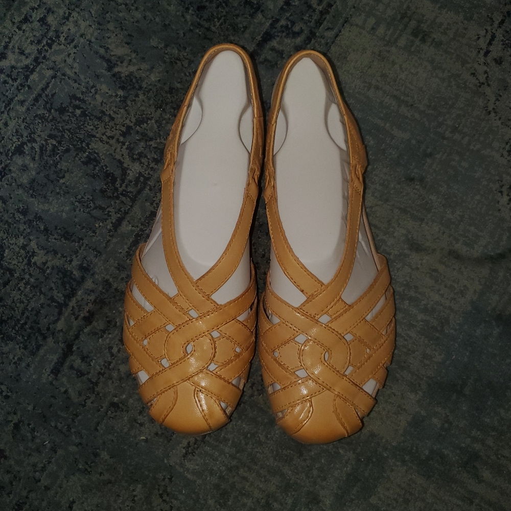 Earth Origins Belle Brielle Wide Leather Sandals